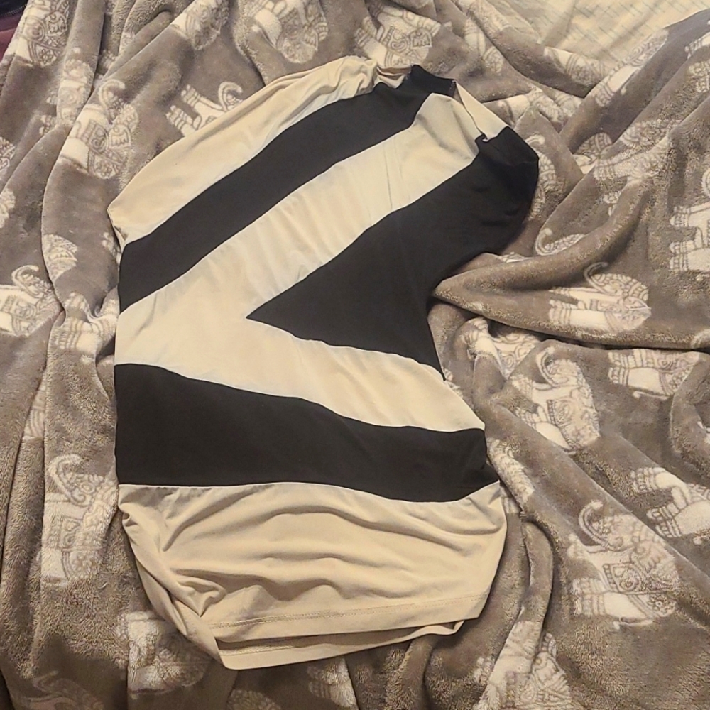 2B BeBe black and white one shoulder top